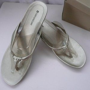 Naturalizer Gold Metallic Wedged Sandals Size 10